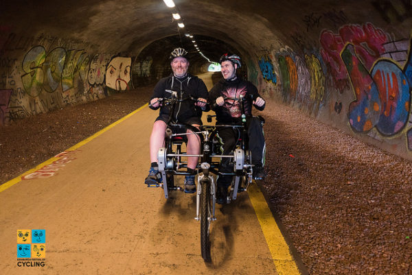 27543146102_497bd21be2_z